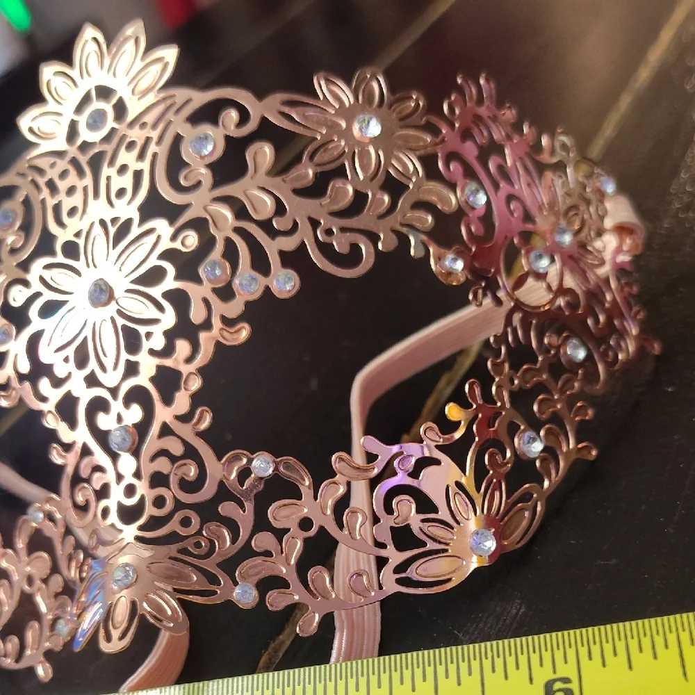 BEAUTIFUL ROSE GOLD FACE MASK FLORAL  WITH RHINESTONES